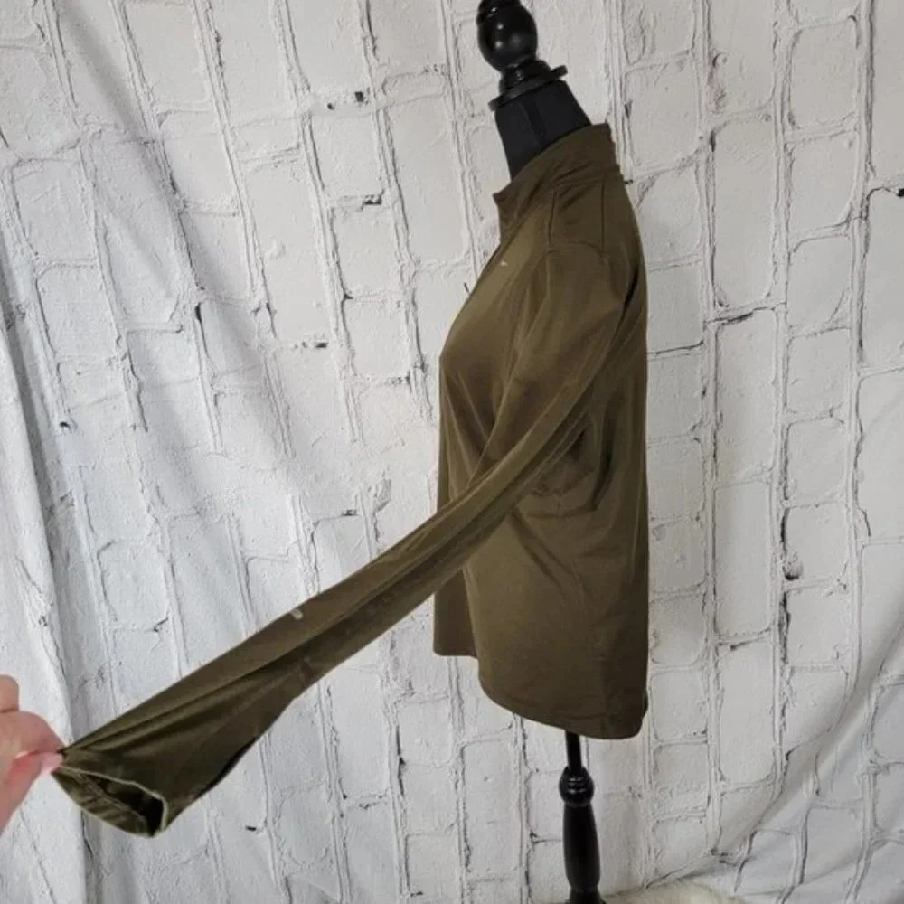Nike unisex olive